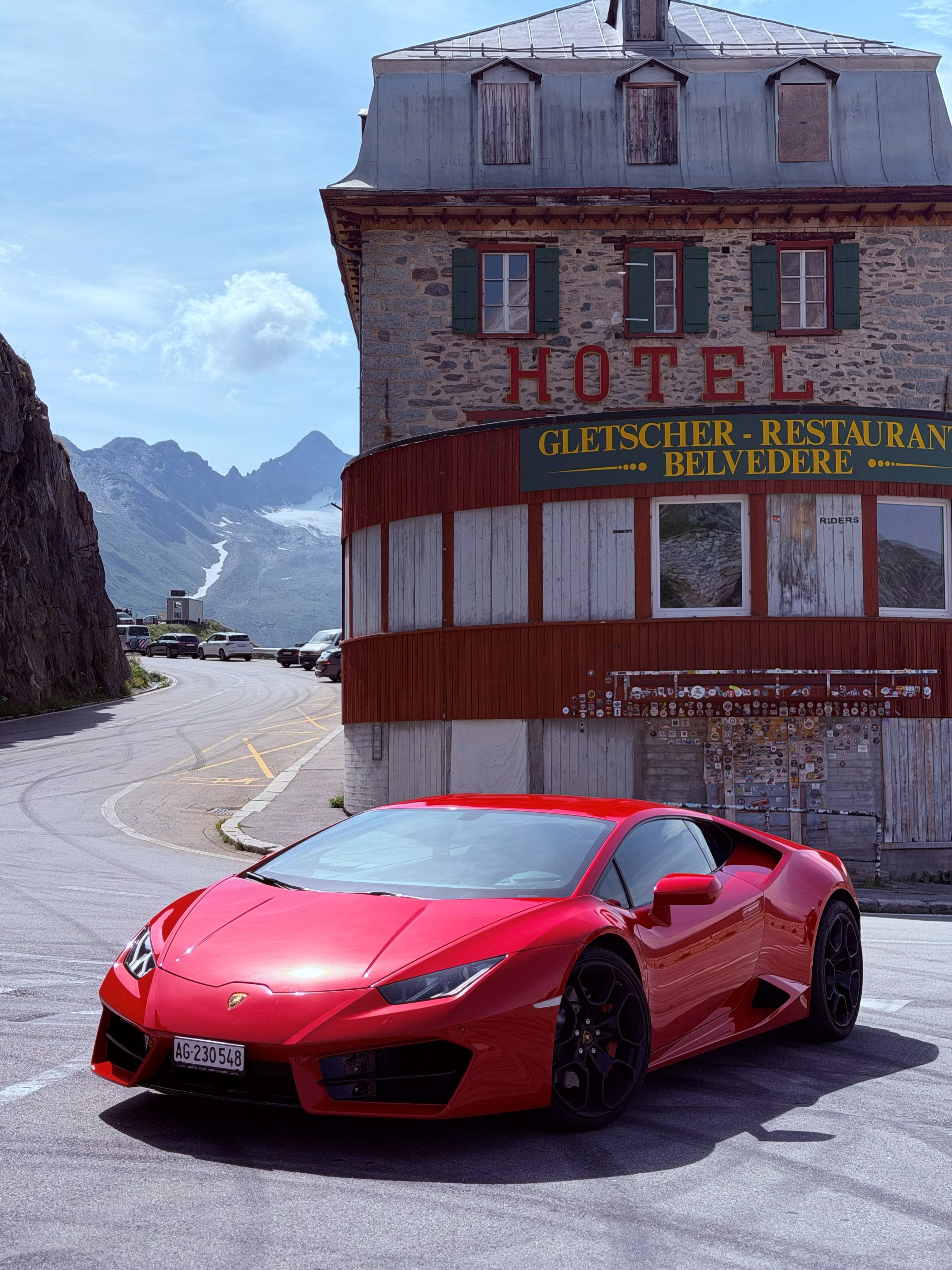 Lamborghini Huracán at the Hotel Belvedere, Furka Pass